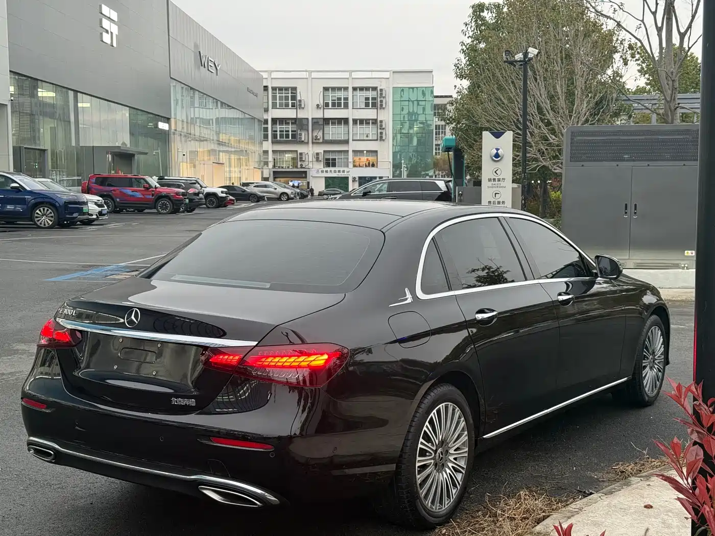 MERCEDES-BENZ E CLASS