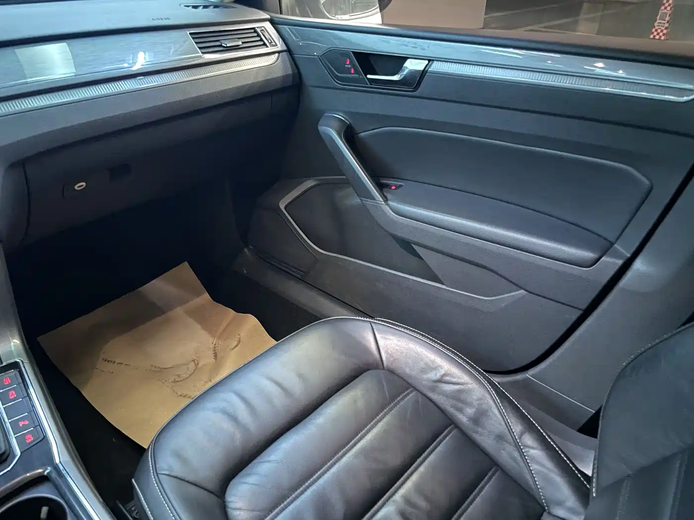 Volkswagen Passat 2017 330TSI DSG Prestige фото 16