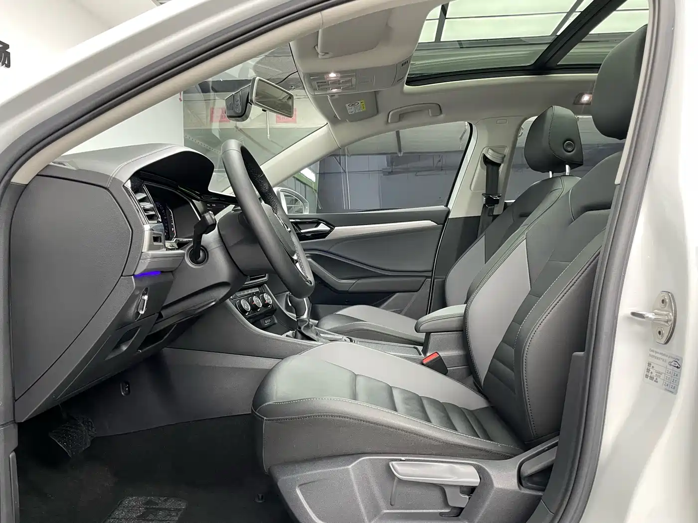 Volkswagen Sagitar 2021 280TSI DSG Surpassing Edition фото 10