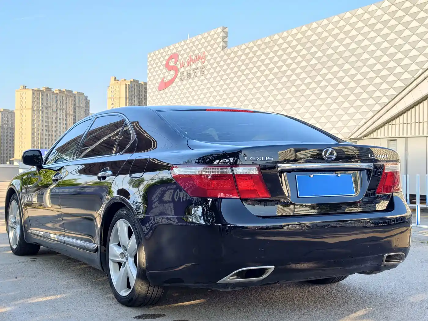 Фото 4 - Lexus LS