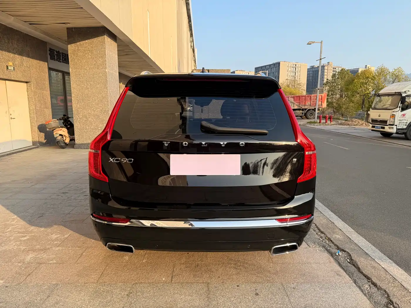 VOLVO XC90