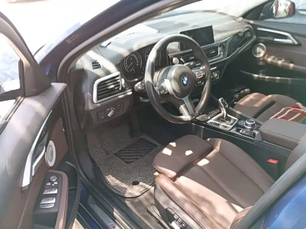 BMW 1-SERIES