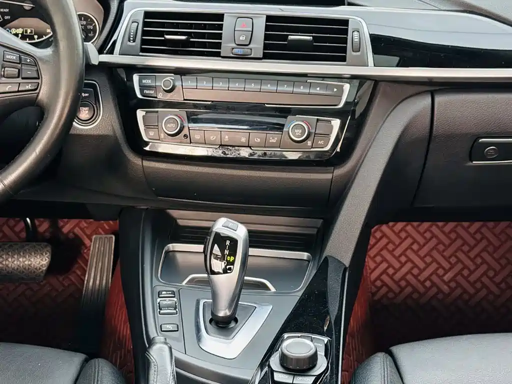 BMW 3 Series 2018 320Li Fashion Style фото 18