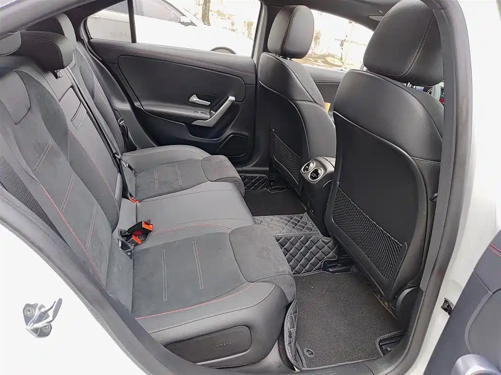 Mercedes-Benz A-Class 2023 A 200 L Fashion фото 11