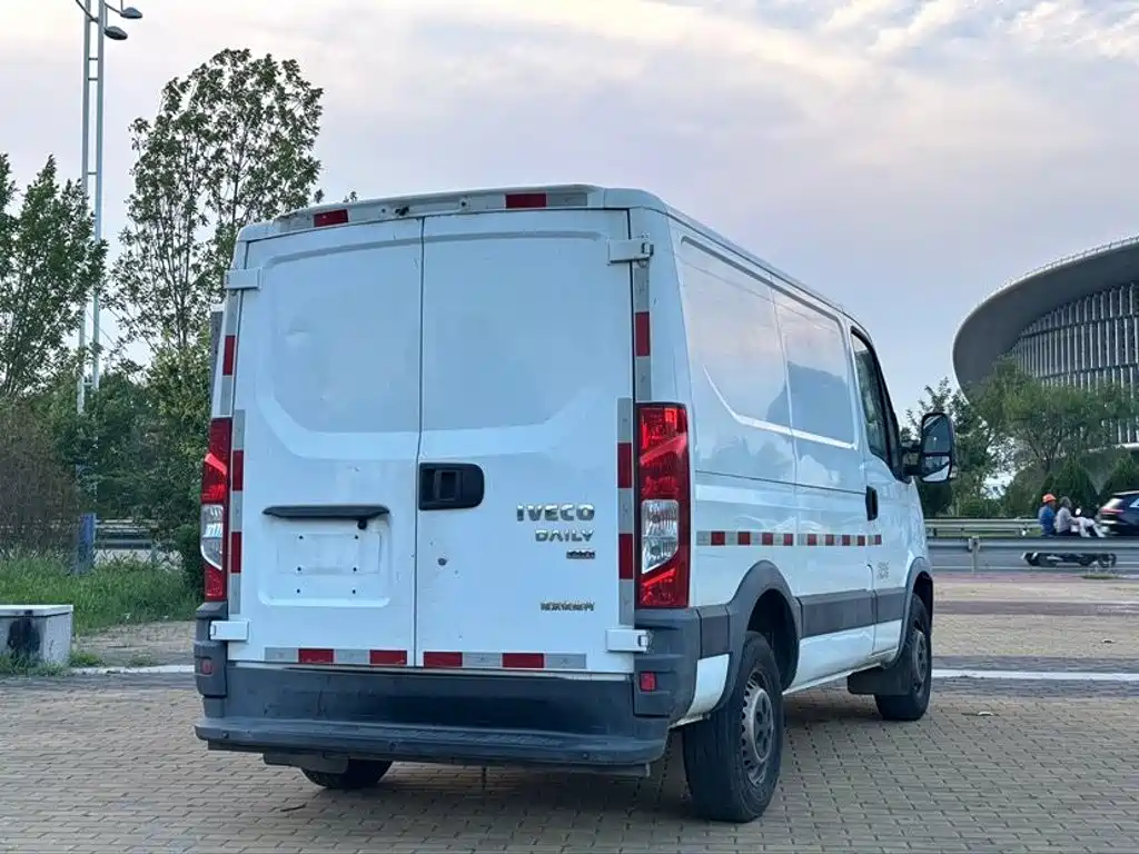 Iveco Daily 2018 2018 2.3T Short Wheelbase Low Roof Van F1A