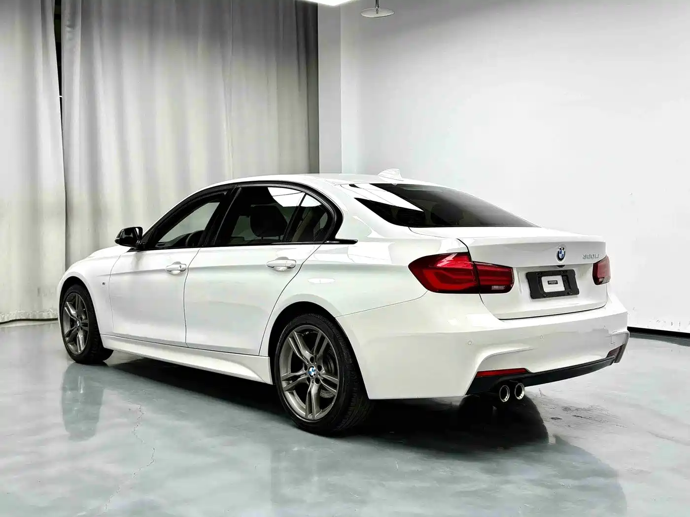 BMW 3 Series 2018 320Li M Sport Black Night Edition фото 9