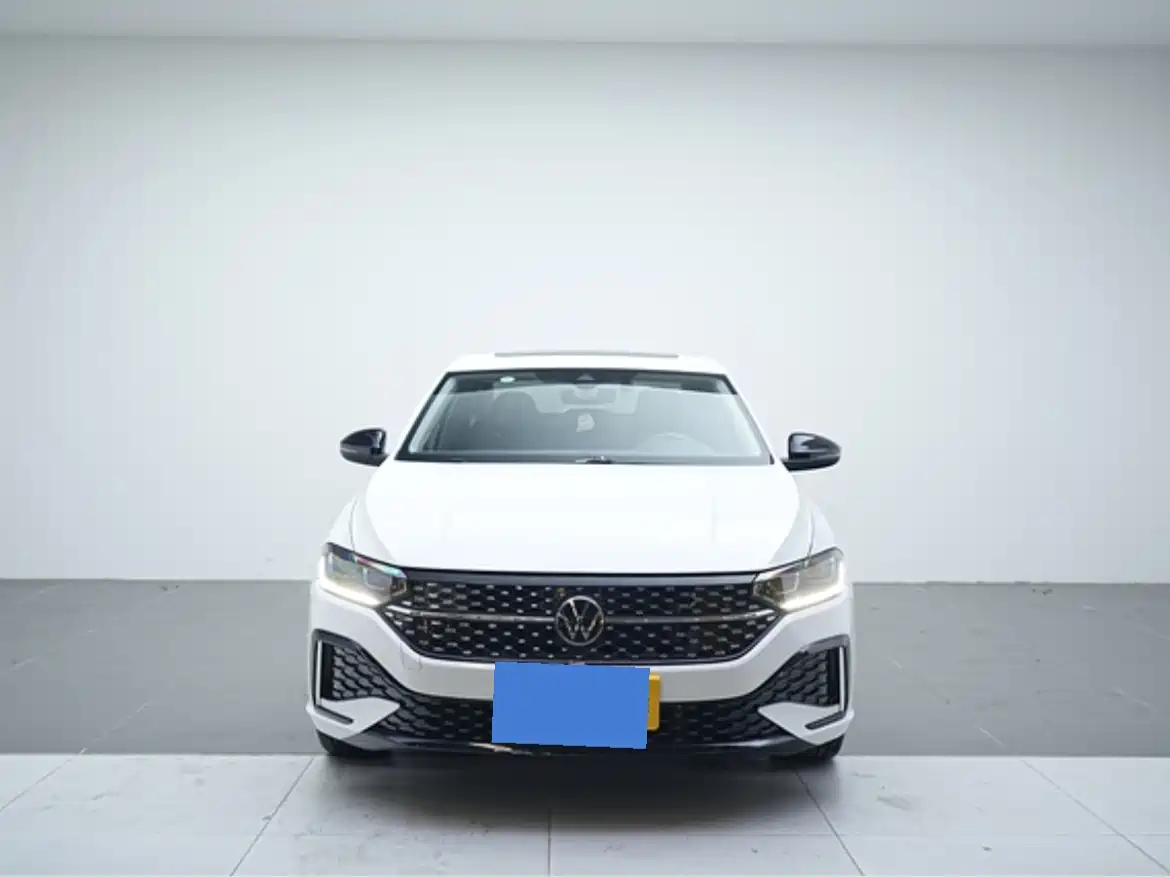 Volkswagen Lavida 2024 Model 300TSI DSG Starlight Full Comfort Edition