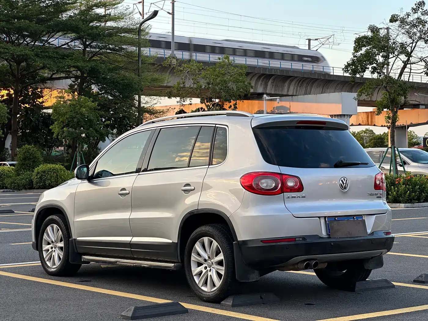 Volkswagen Tiguan 2010 2010 2.0TSI Automatic AWD Flagship Navigation