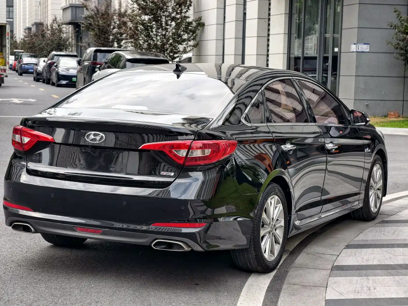 Hyundai Sonata 2015 1.6T GLS Smart фото 10