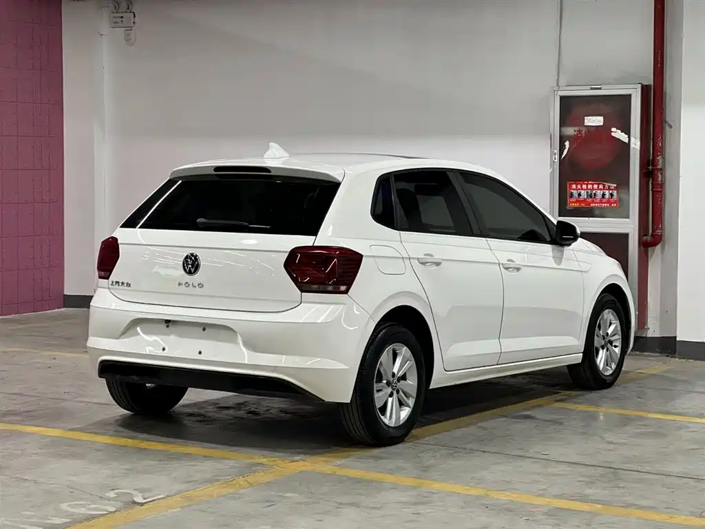 Volkswagen Polo 2021 Plus 1.5L Automatic Panorama Enjoyment Edition фото 5