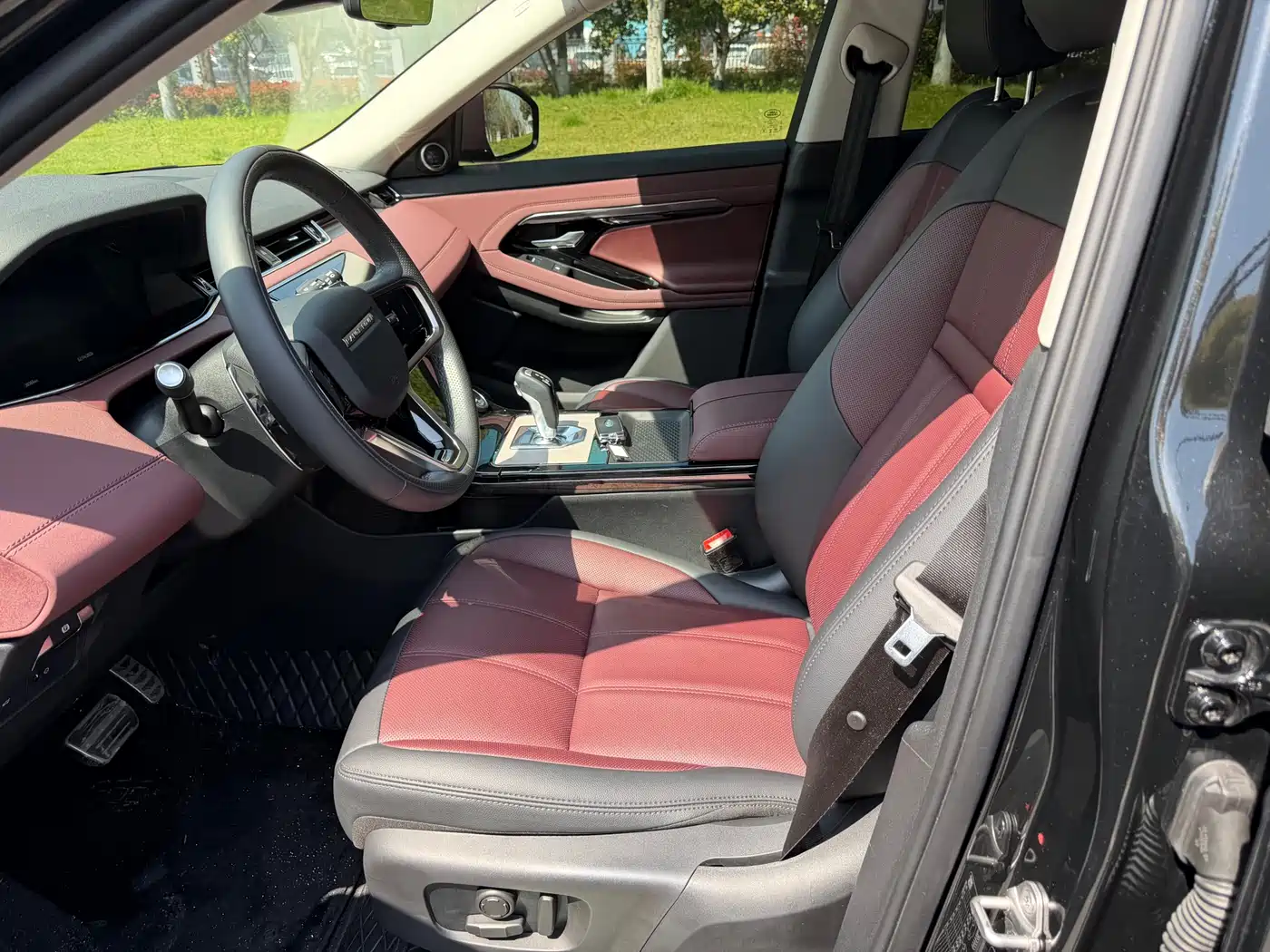 Land Rover Range Rover Evoque 2023 Range Rover Evoque L 249PS Luxury Edition фото 5