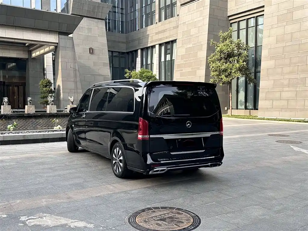 Photo 9 - Mercedes-Benz Vito