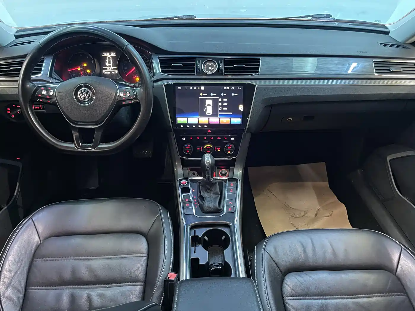 Volkswagen Passat 2017 330TSI DSG Prestige фото 7