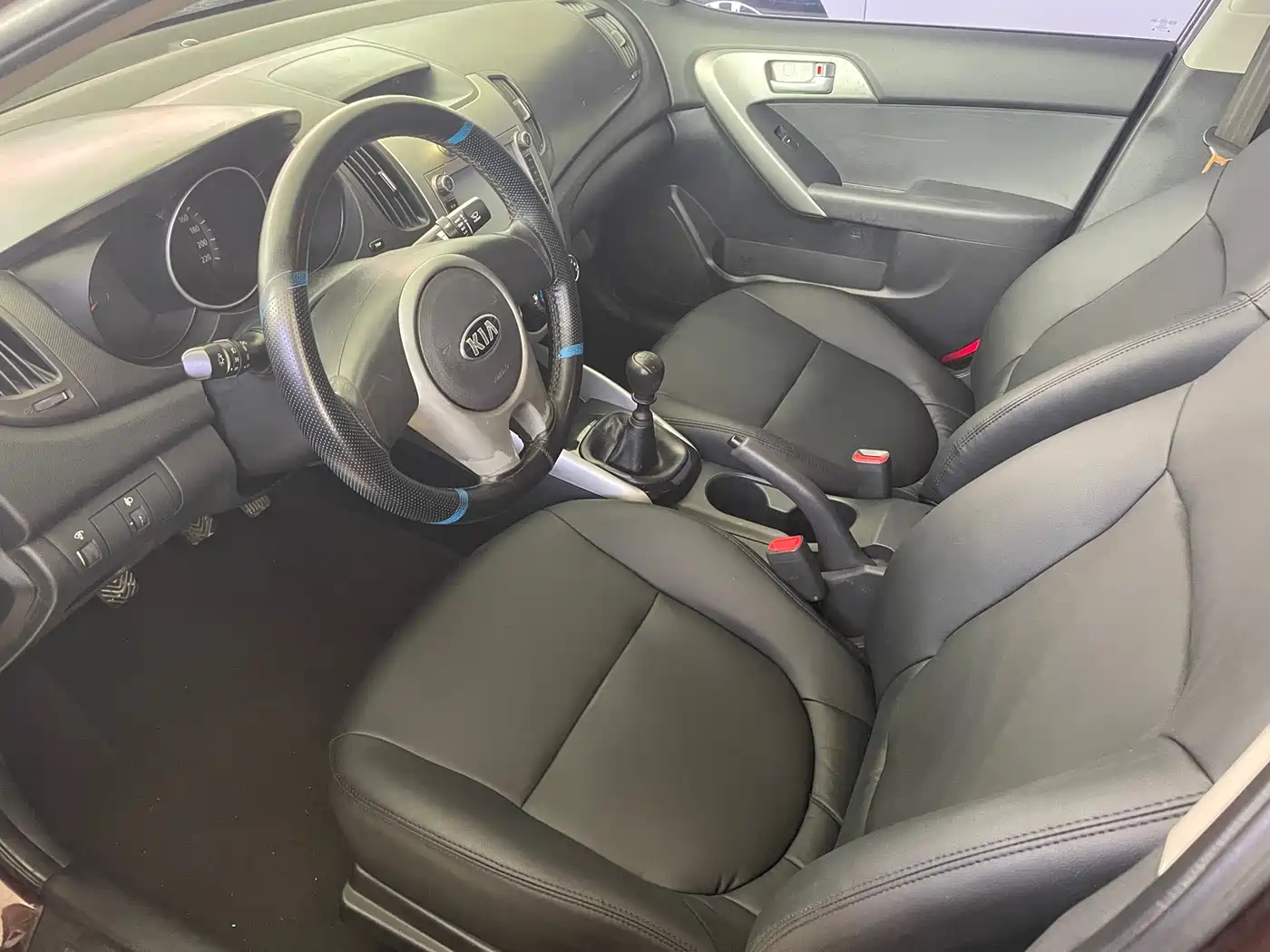 Kia Forte 2014 2014 1.6L MT GL
