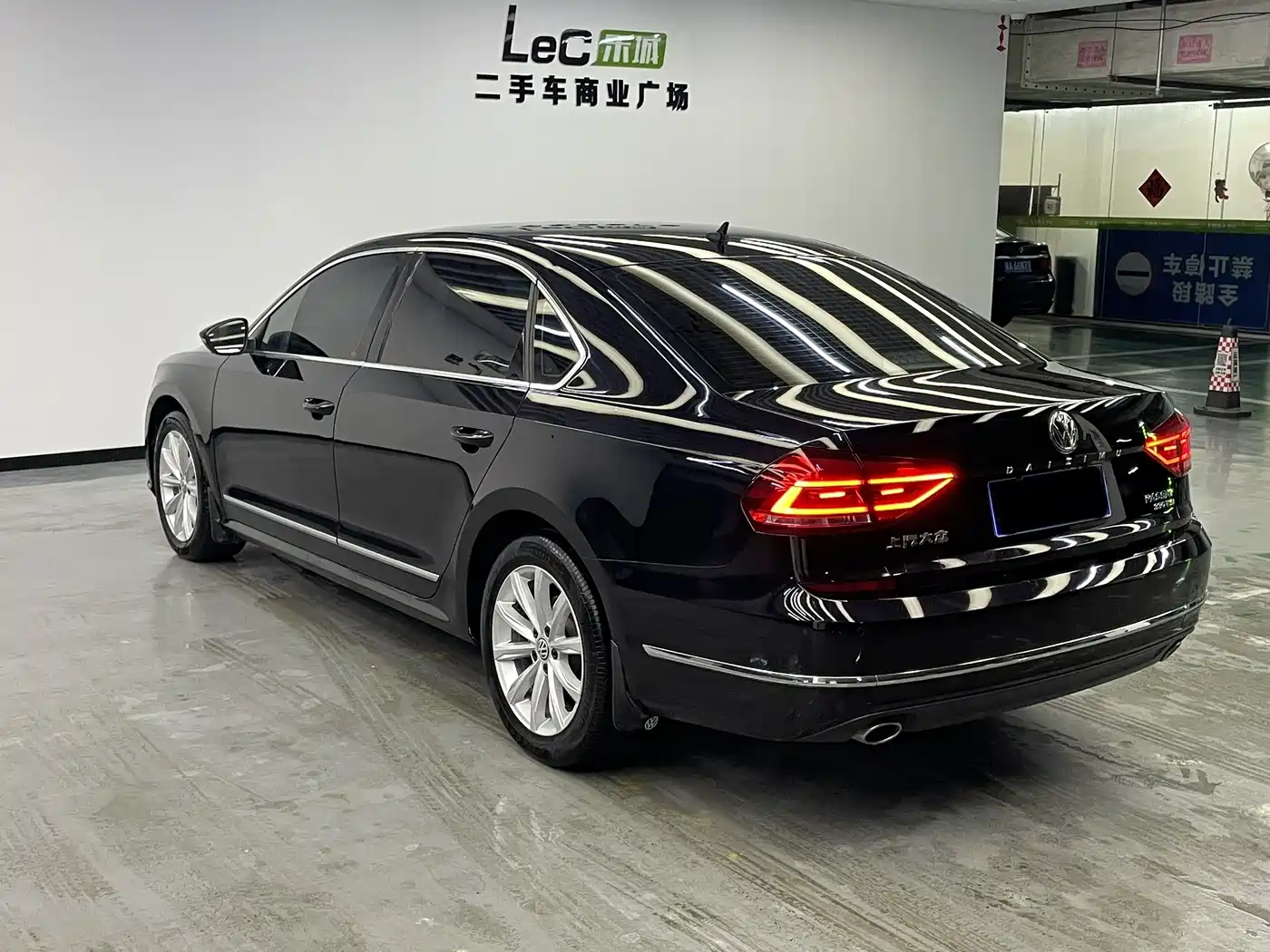 Volkswagen Passat 2017 330TSI DSG Prestige фото 6