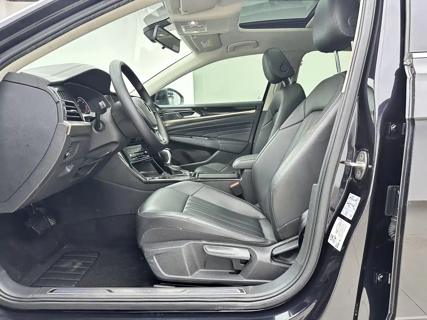 VOLKSWAGEN PASSAT NEW ENERGY