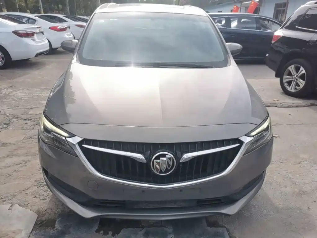 Photo 3 - Buick GL6