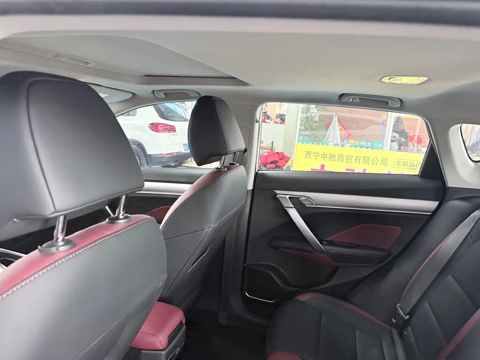 Фото 9 - Geely Coolray