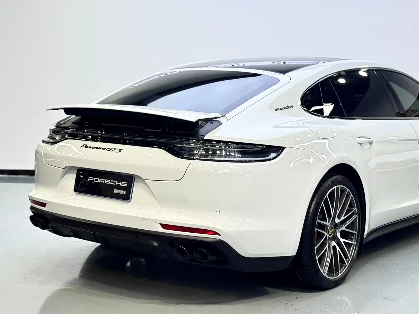Porsche Panamera 2023 Facelift Panamera Executive Long Wheelbase Platinum Edition 2.9T фото 30