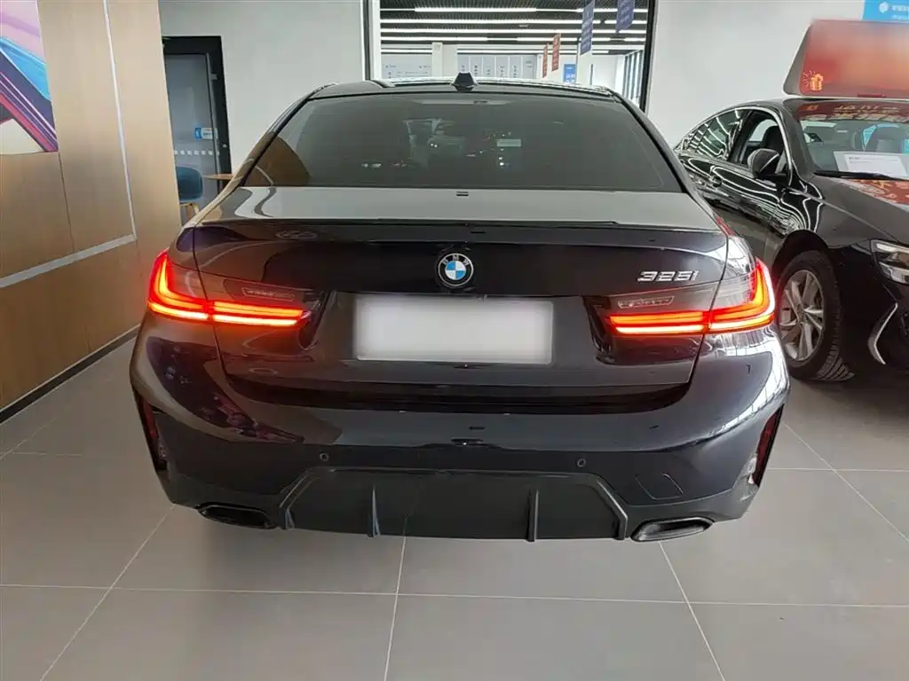 BMW 3 Series 2023 325i M Sport Black Night Package фото 6
