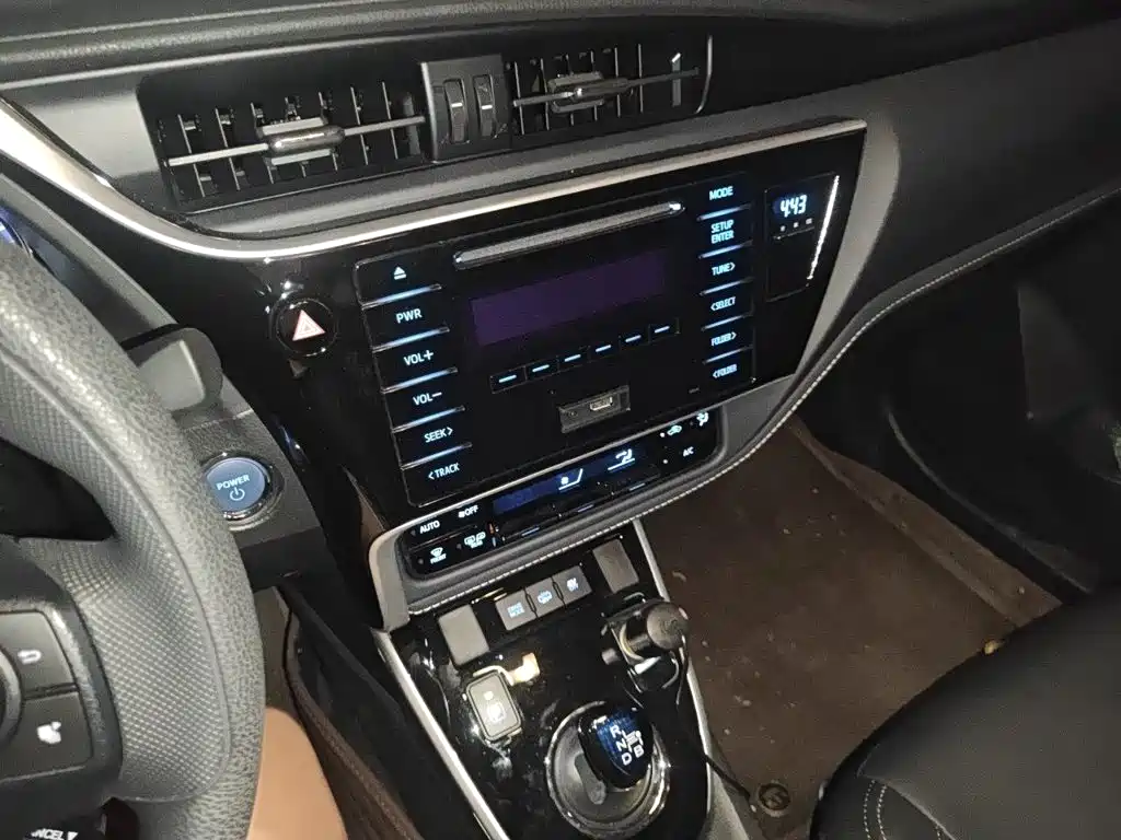 Toyota Corolla Twin Engine E+ 2021 2020 1.8L E-CVT Comfort Edition