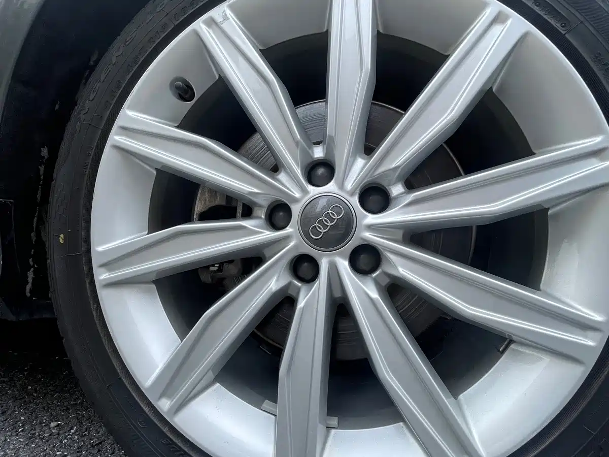 Photo 10 - Audi A6L