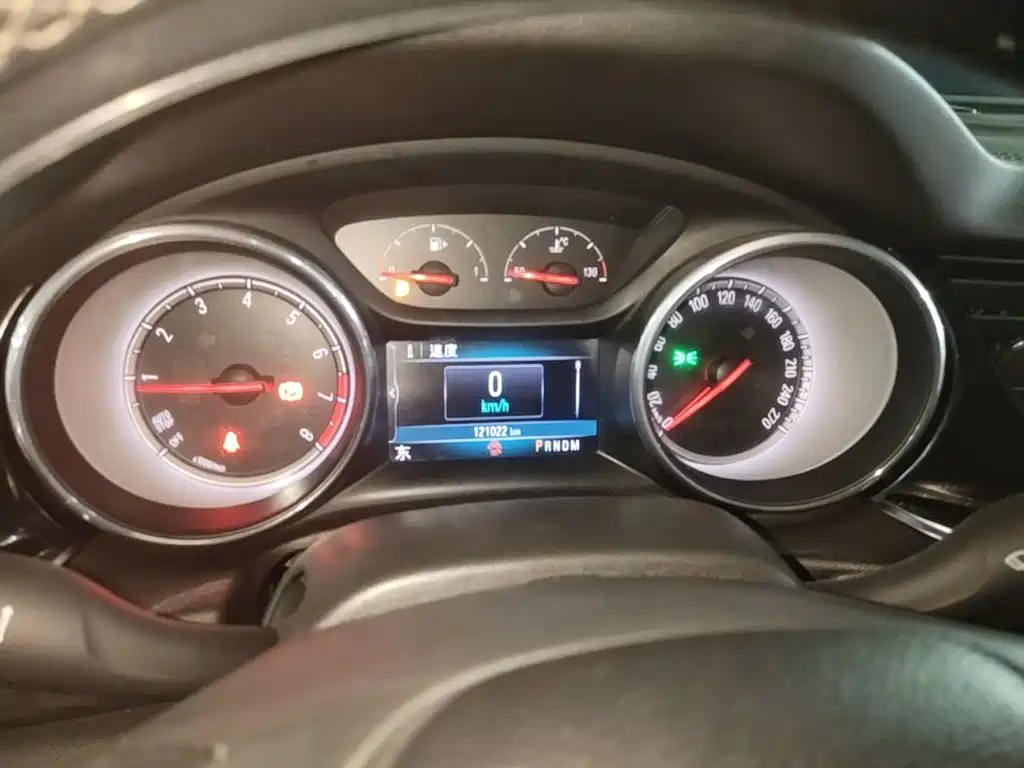 Photo 12 - Buick Regal