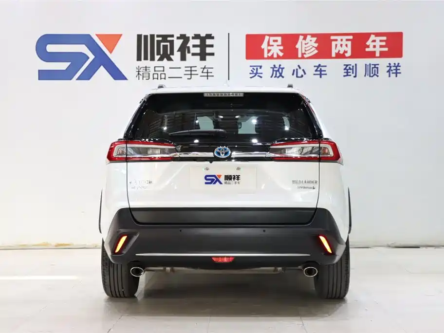 Toyota Wildlander 2023 Hybrid 2.5L E-CVT AWD Premium Edition фото 5