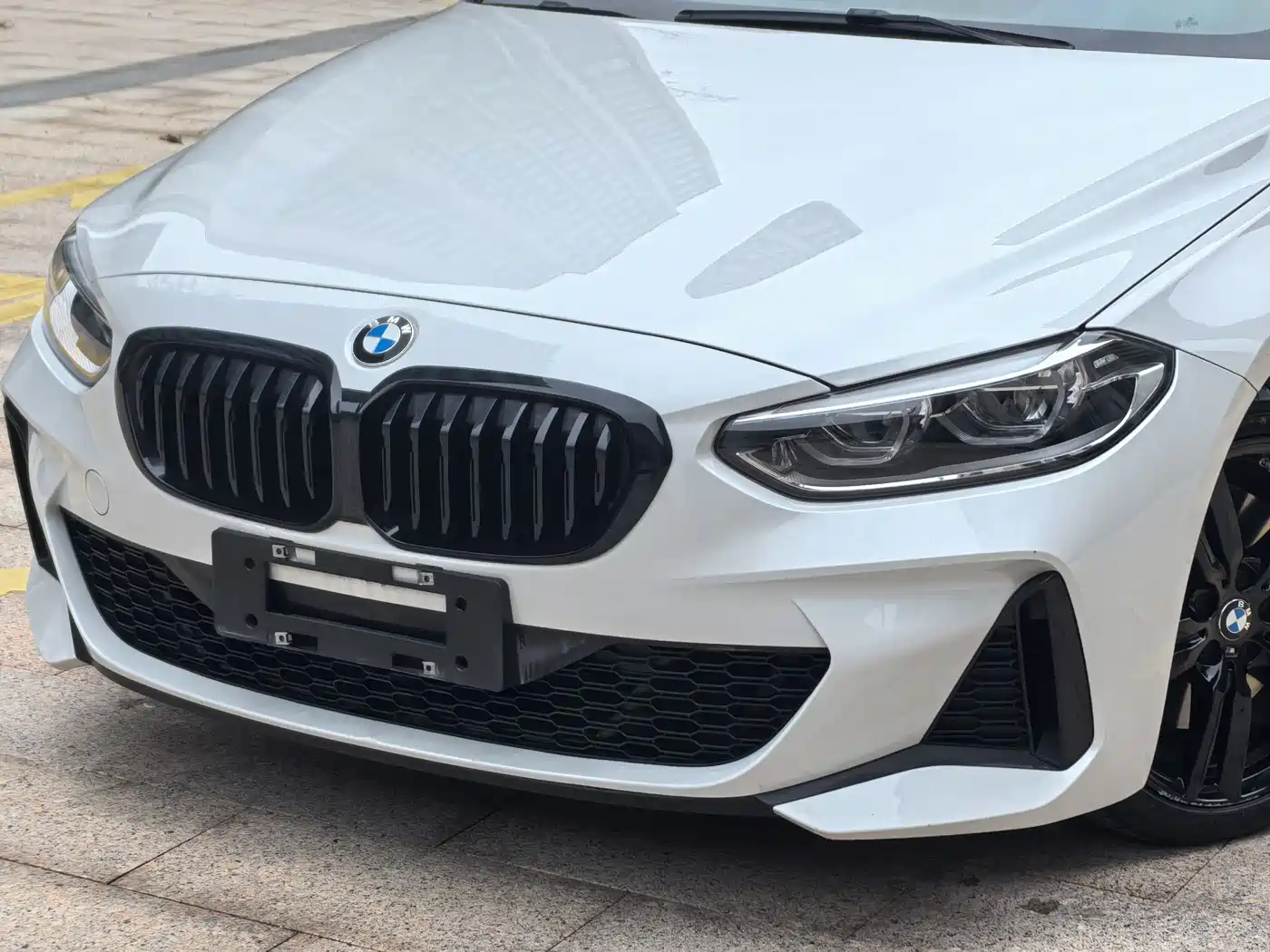 BMW 1 Series 2023 125i M Sport Shadow Edition фото 8