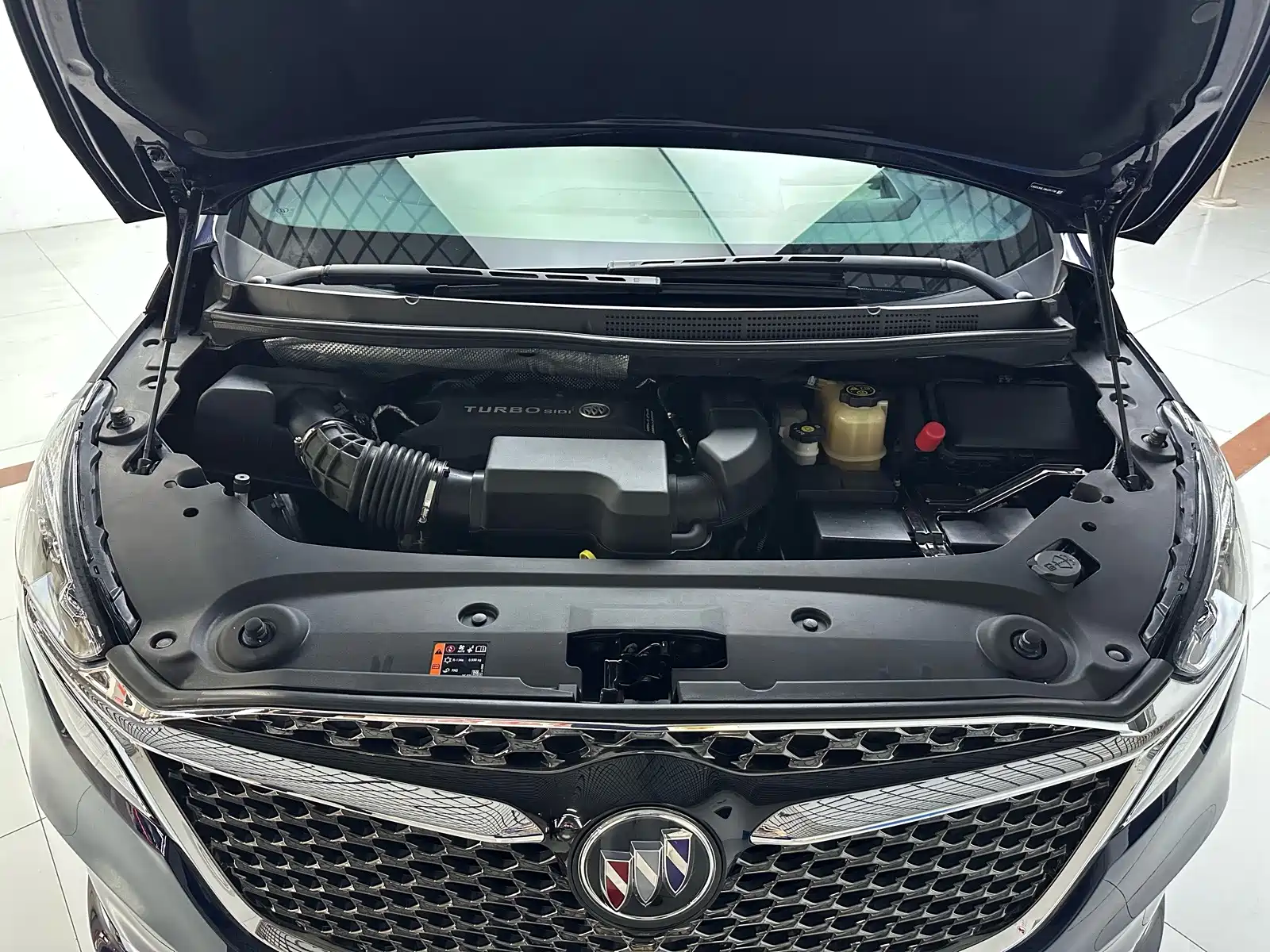 Photo 16 - Buick GL8