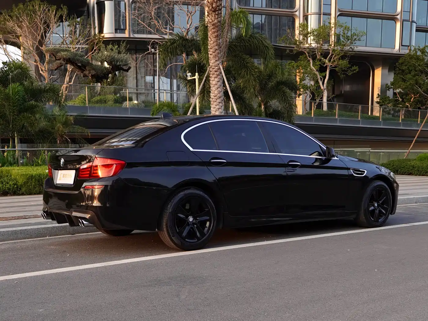BMW 5 Series 2011 528Li Luxury фото 12