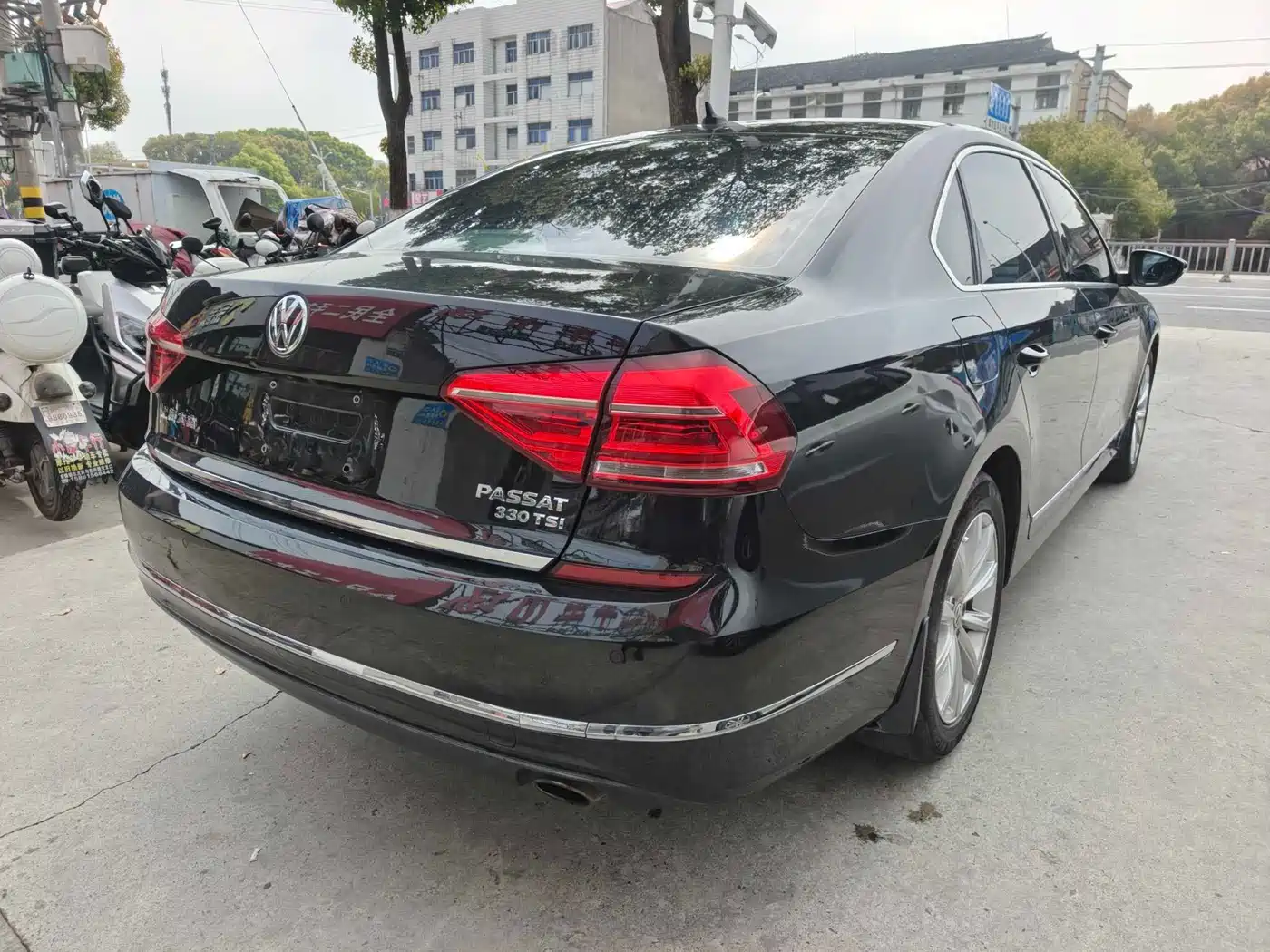 Volkswagen Passat 2016 330TSI DSG Executive Edition фото 4