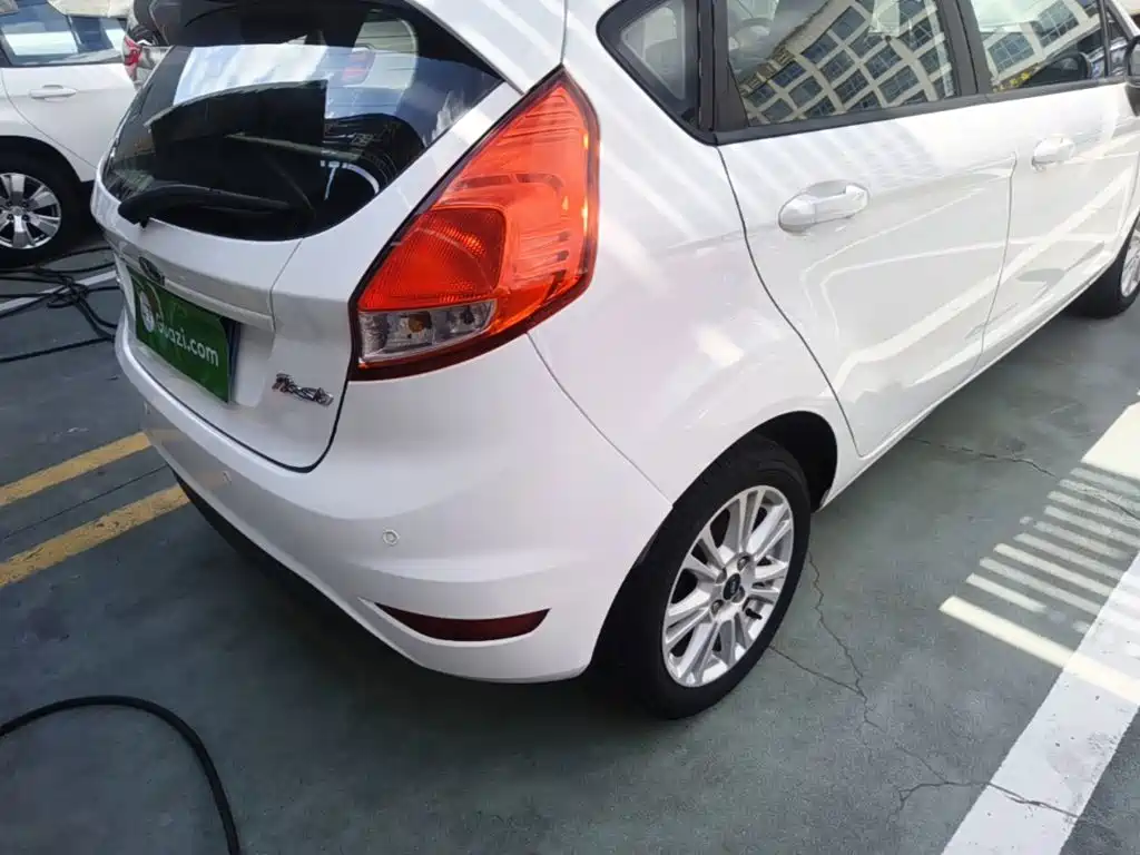 Ford Fiesta 2014 2013 Hatchback 1.5L Manual Trend