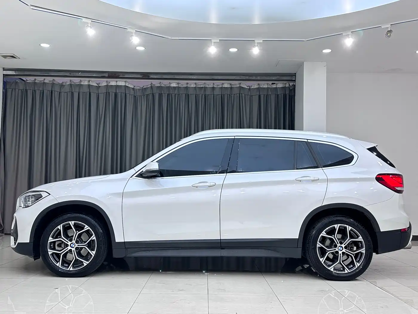 BMW X1 2022 sDrive25Li Leading фото 7