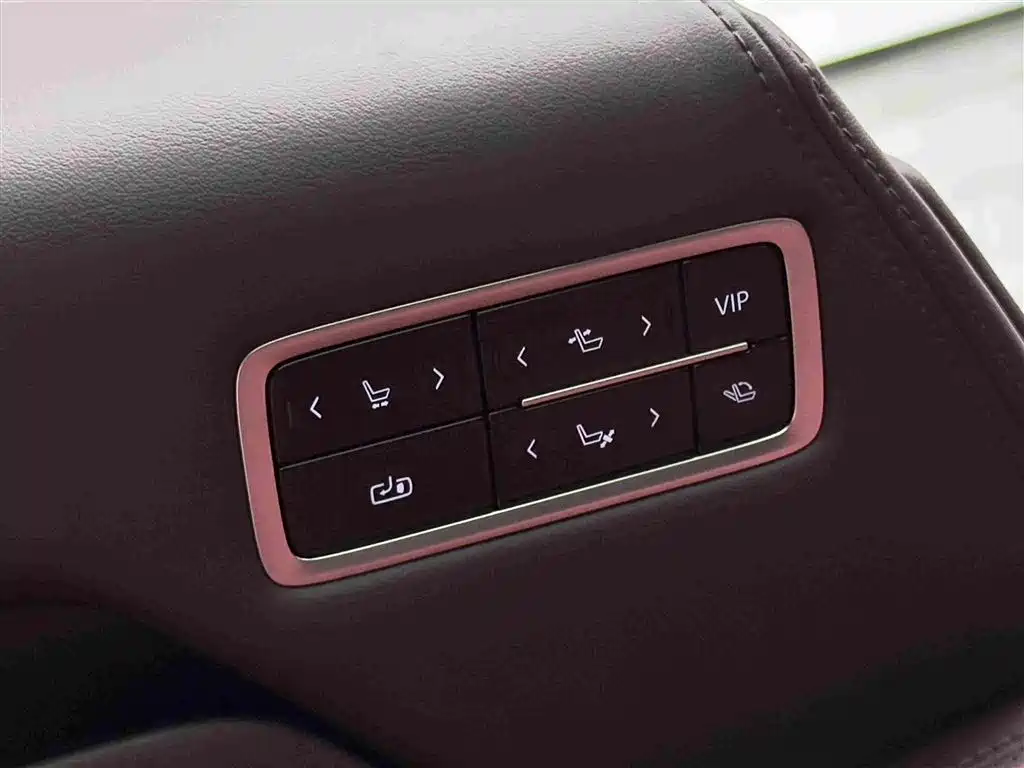 Buick Century 2024 2023 2.0T 7-Seater World Edition