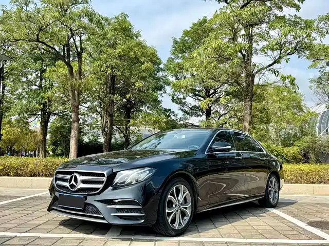 MERCEDES-BENZ E CLASS