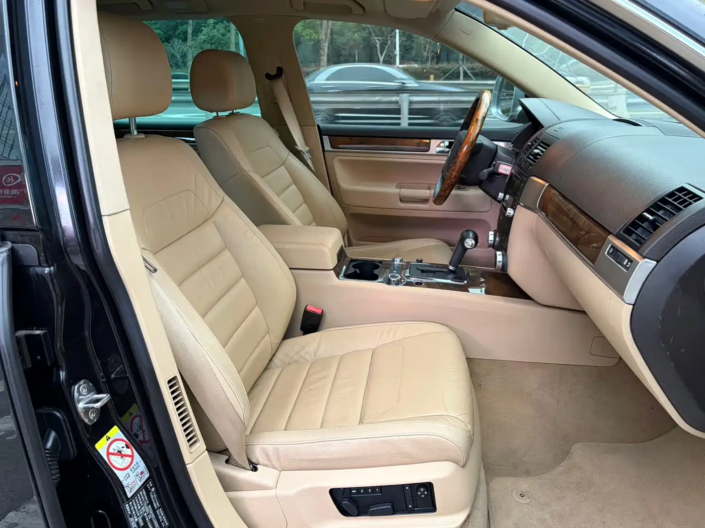 Volkswagen Touareg 2010 3.6 Limited Luxury Edition фото 9