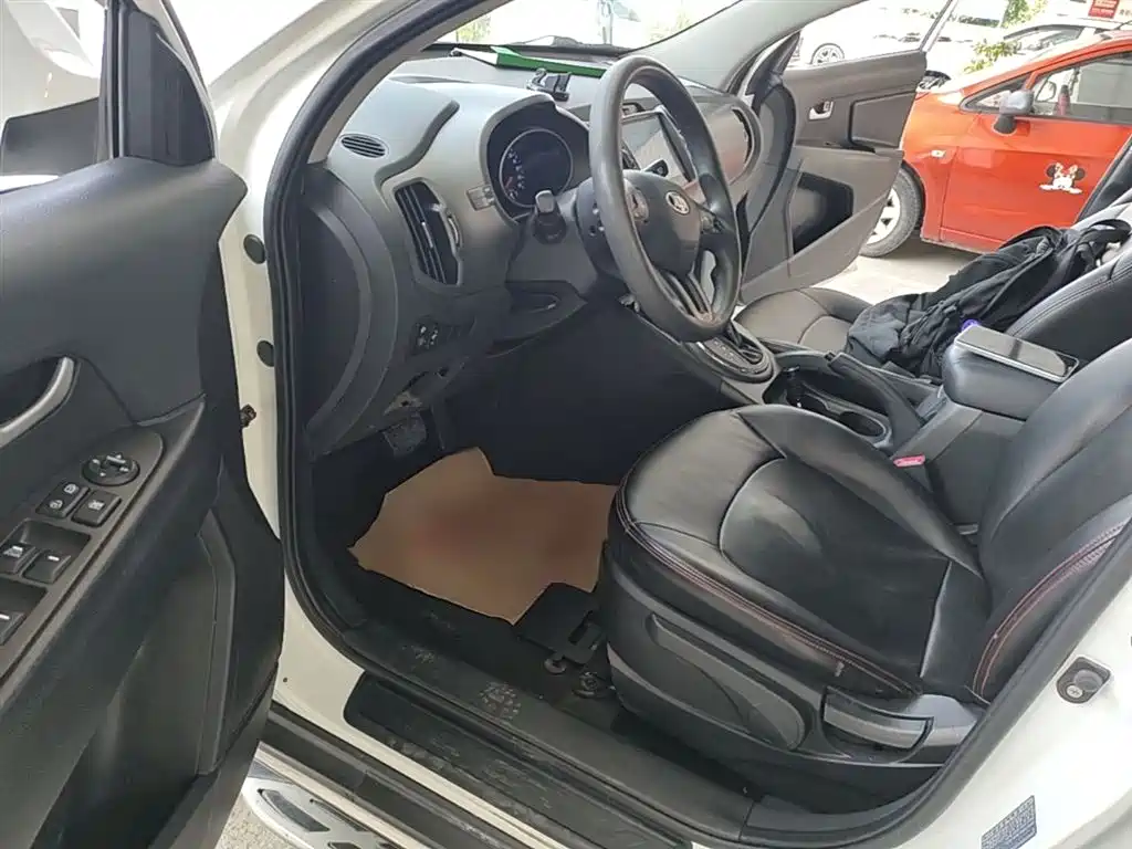 Kia Sportage 2016 2.0L Automatic 2WD GL фото 16