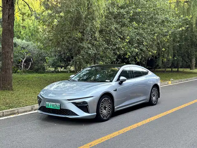 Neta S Последовательный гибрид, 1160km, задний привод, средняя