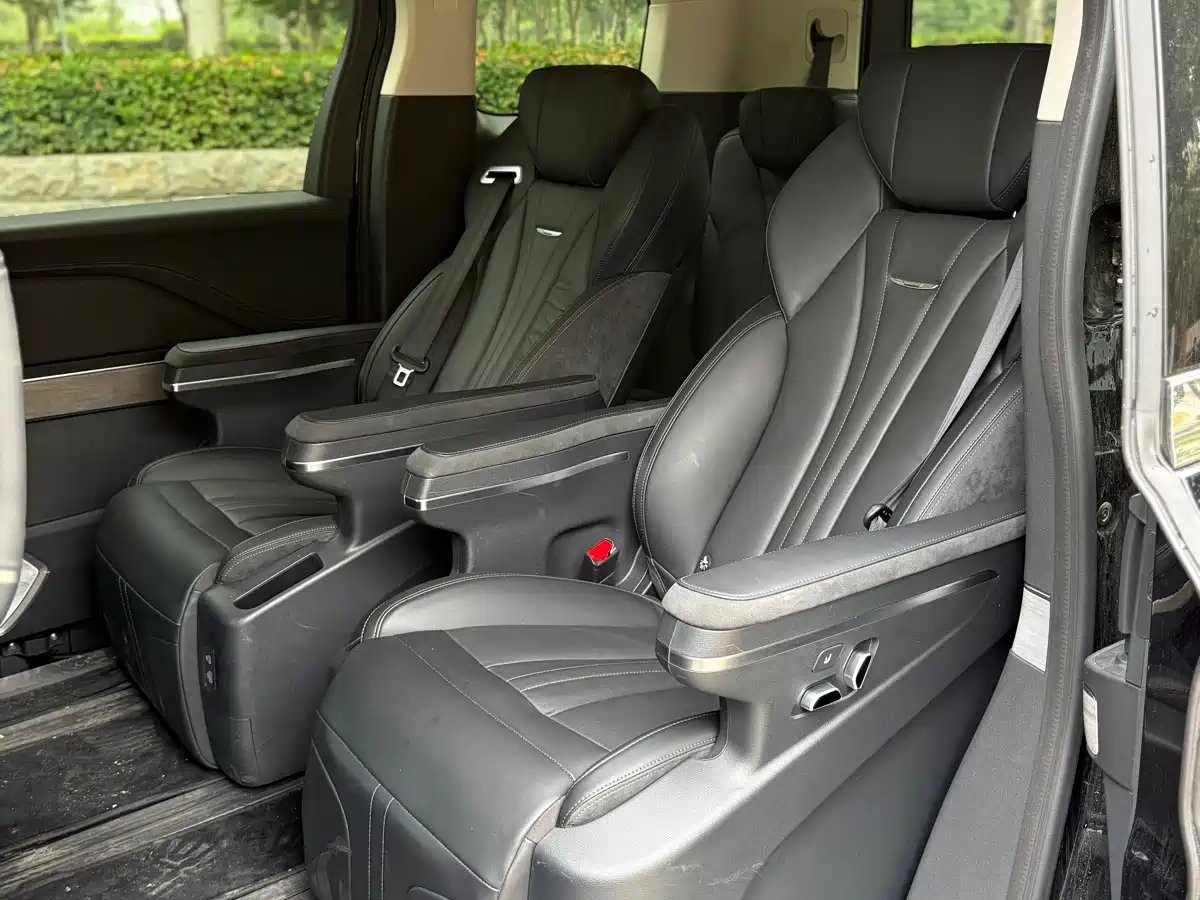 2025 Hongqi HQ9 PHEV
