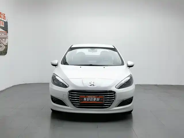 Peugeot 308 2014 Model Joy Edition Classic 1.6L Automatic Superior Style — фото 3