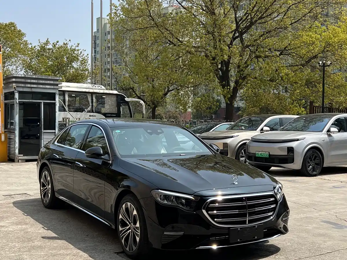 MERCEDES-BENZ E-CLASS