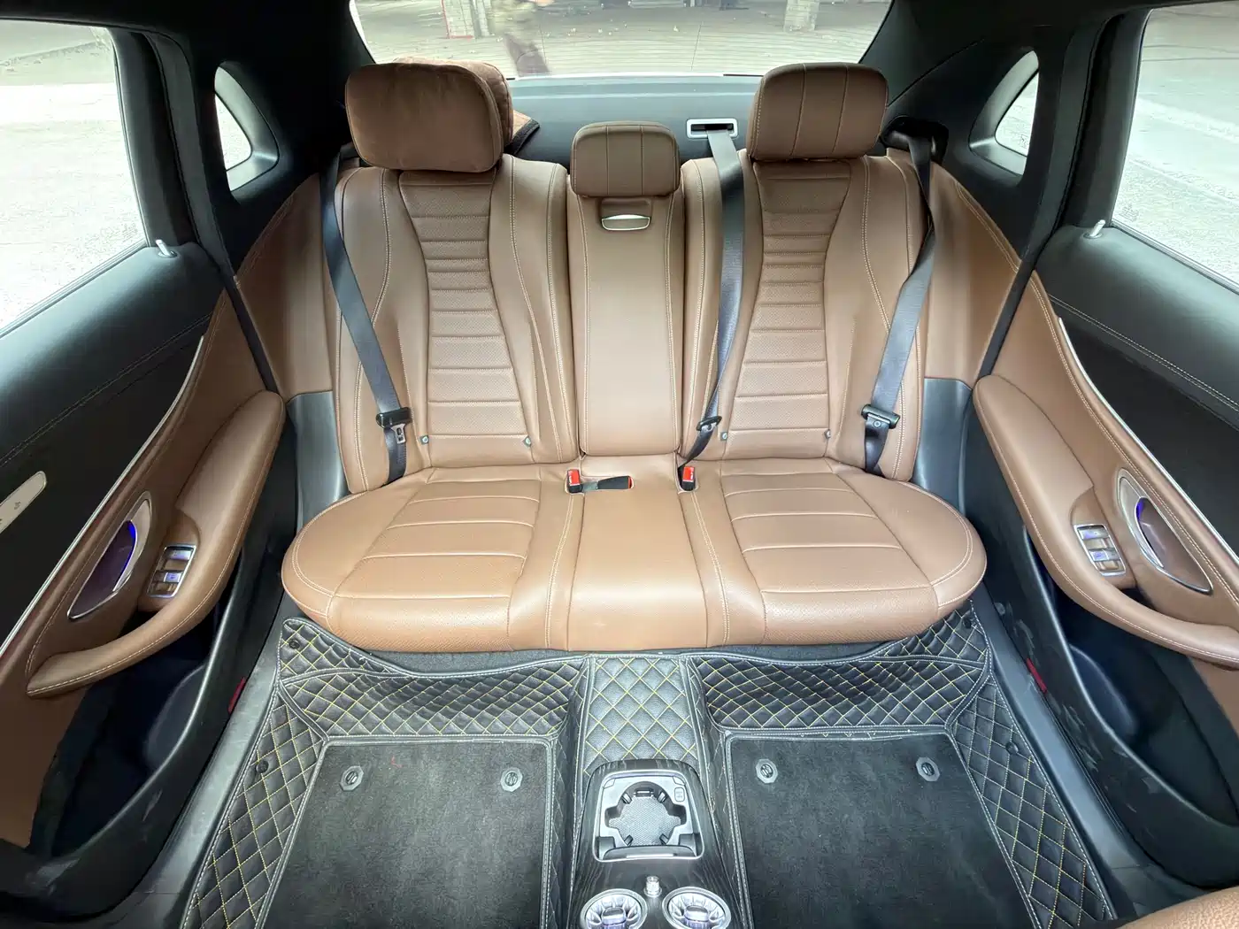 Mercedes-Benz E-Class 2023 E 300 L Sport Fashion фото 10