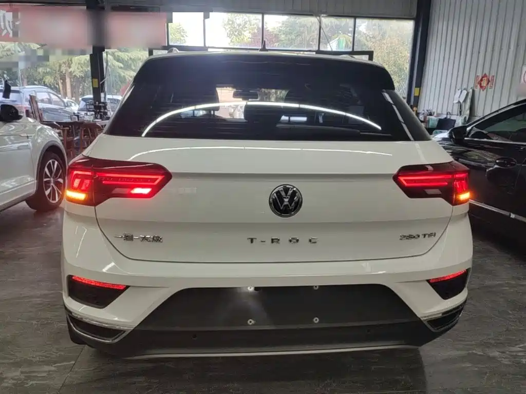 VOLKSWAGEN T-ROC EXPLORING SONGS