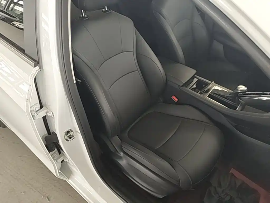 Roewe i5 2025 2023 1.5L CVT Luxury Edition