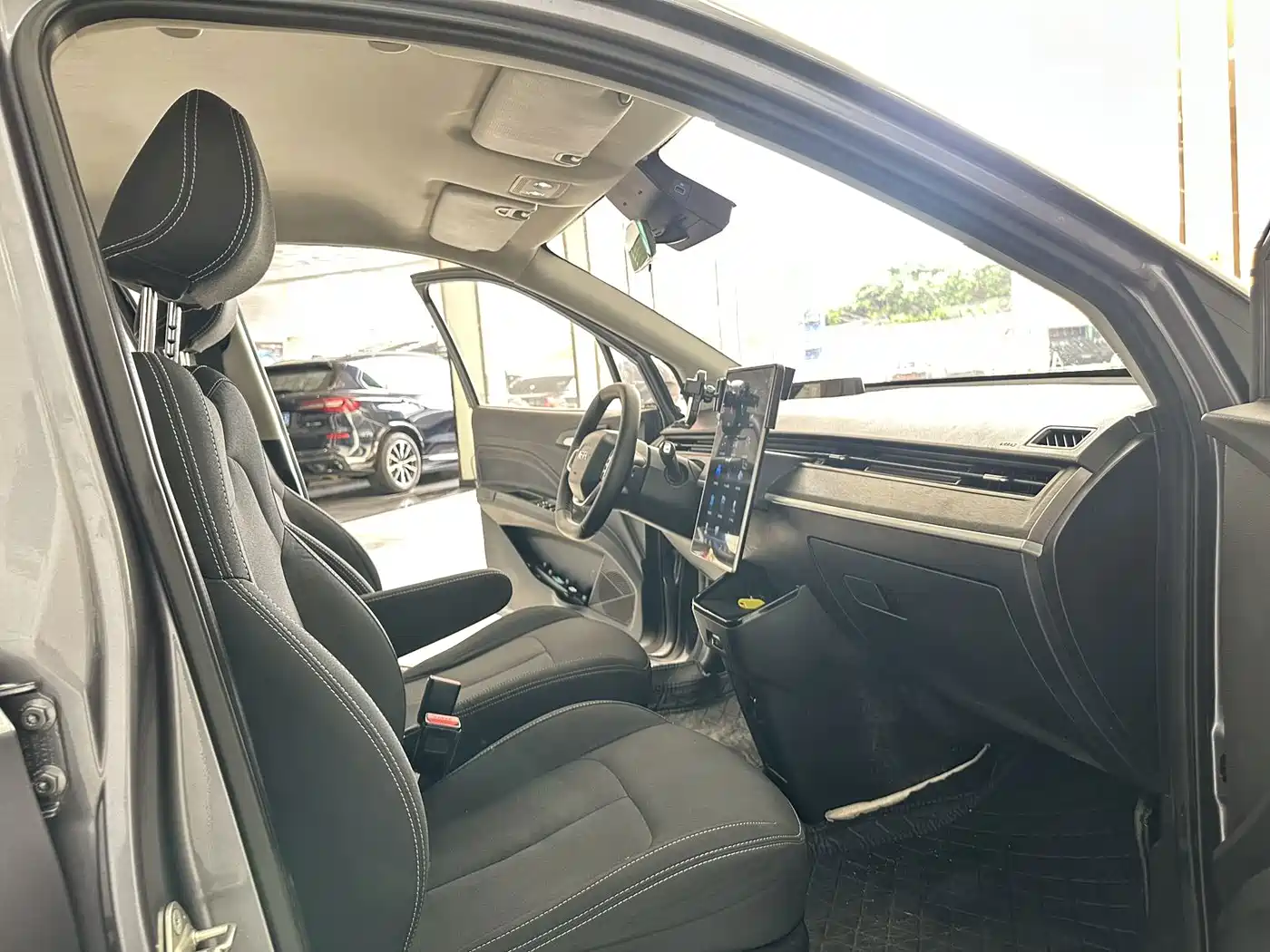 Nezha Auto Nezha V 2021 2021 Standard Range Entertainment Edition