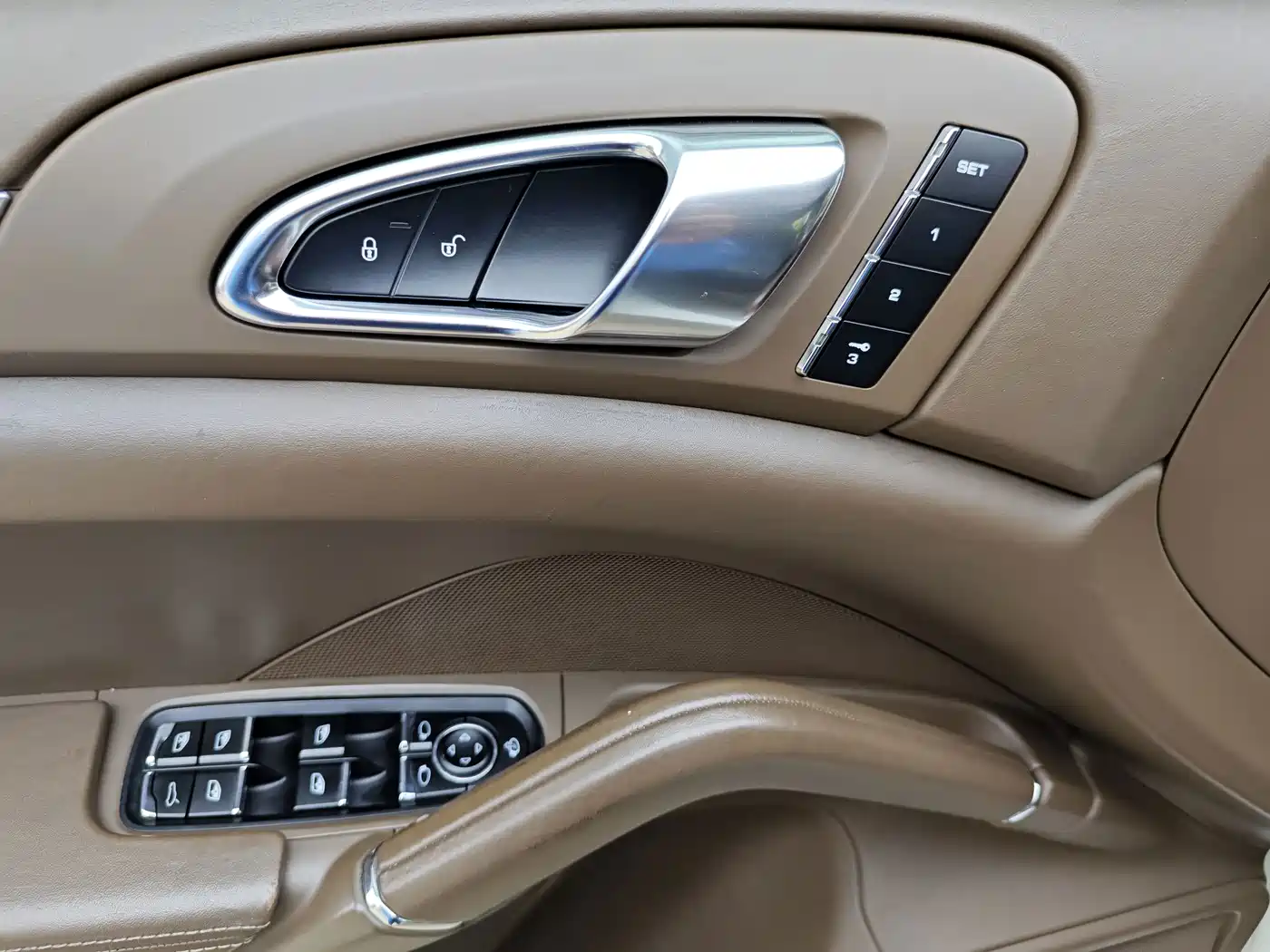 Photo 13 - Porsche Cayenne