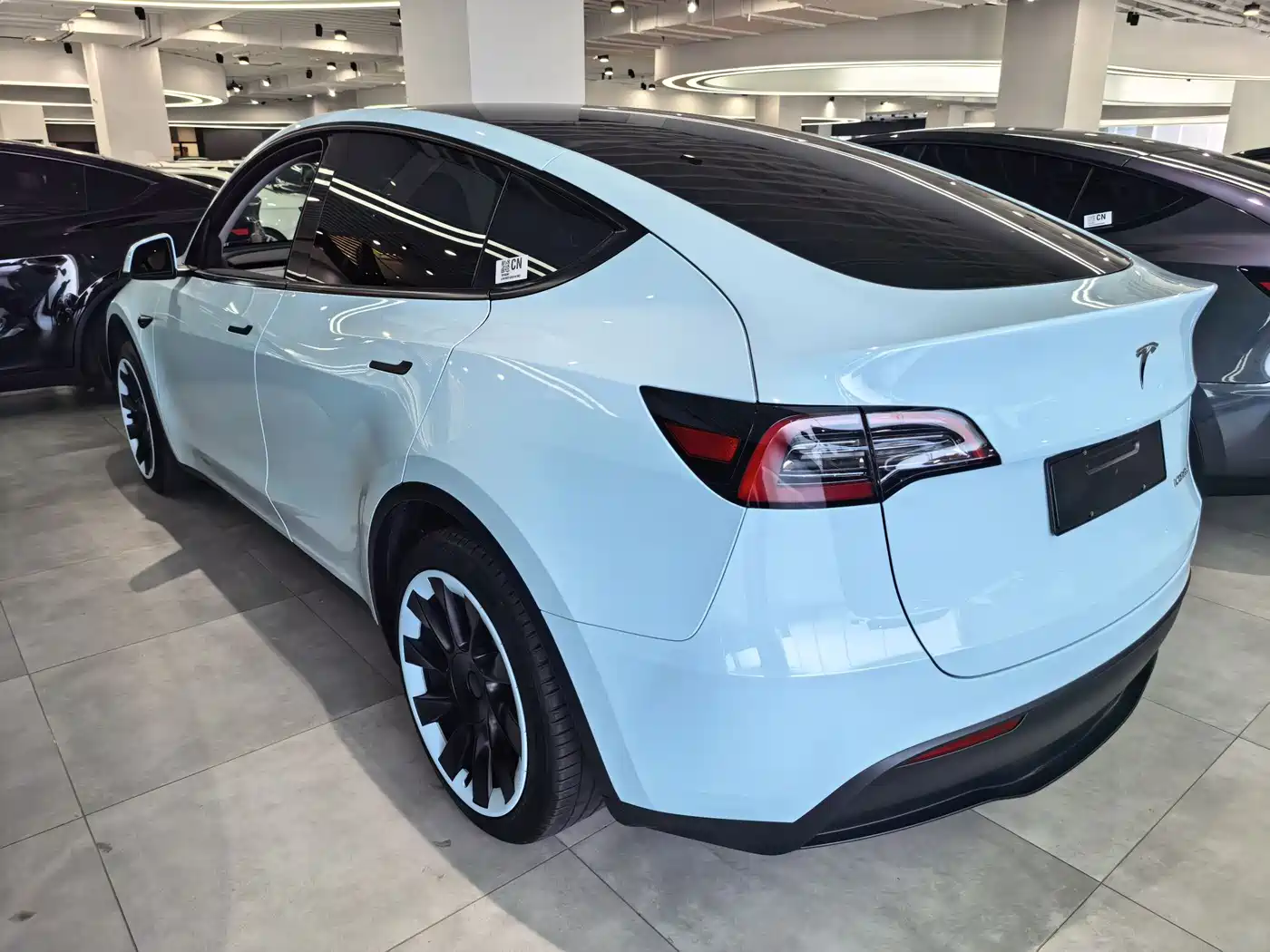 TESLA MODEL Y