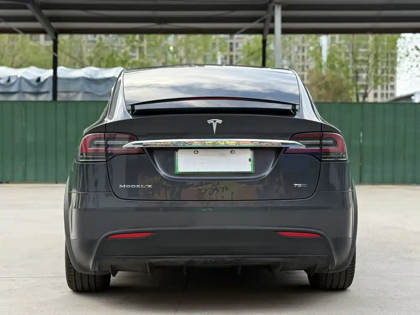 TESLA MODEL X