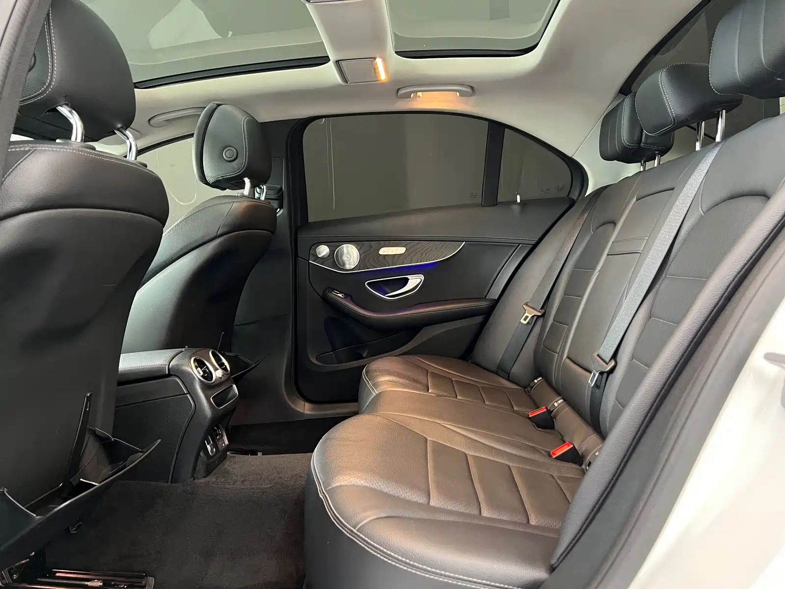 Фото 8 - Mercedes-Benz C-Class